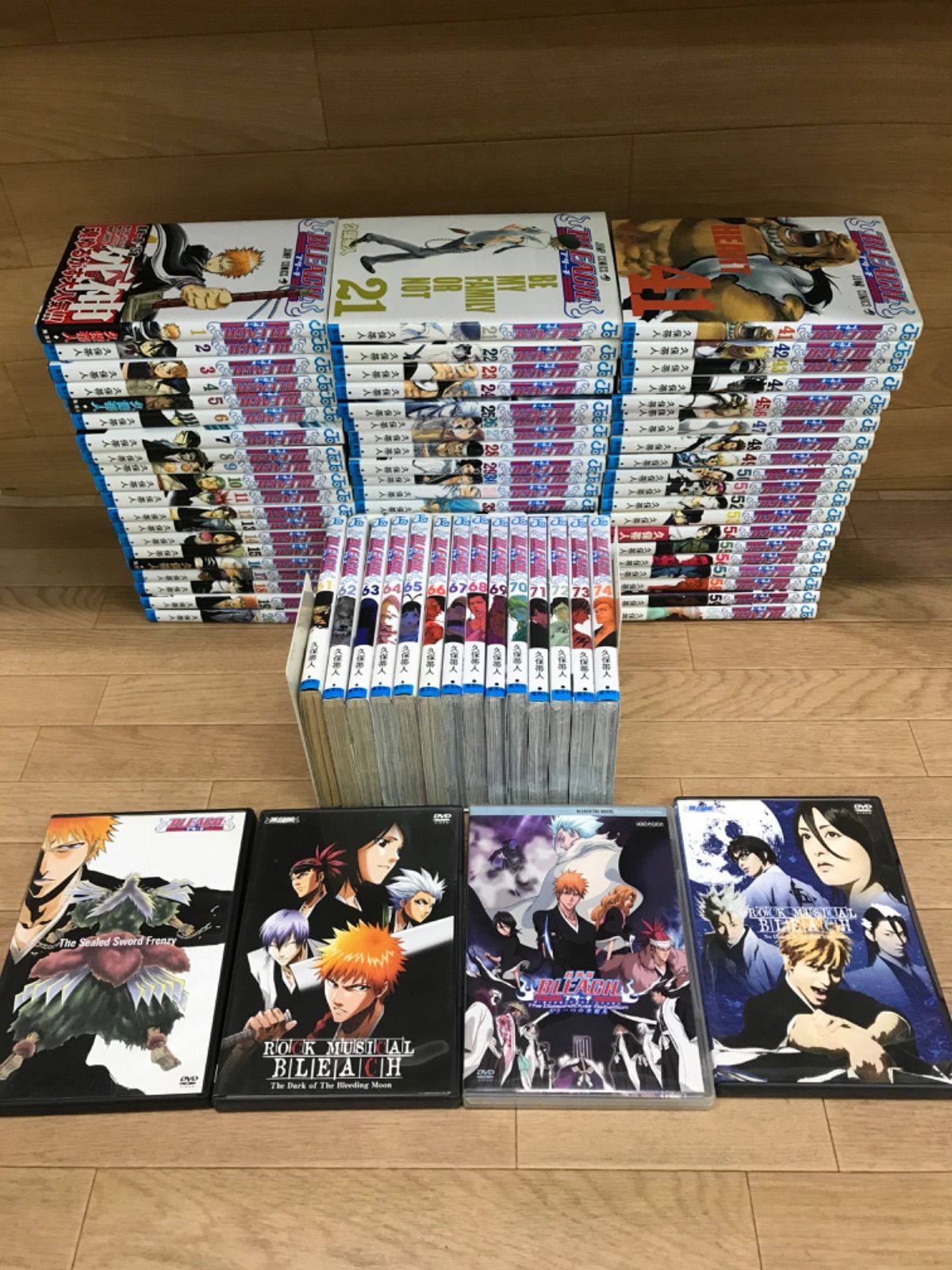 ★【未開封あり】BLEACH ブリーチ 1～74巻　コミック全巻・関連DVD4本セット　《IV06A》S4