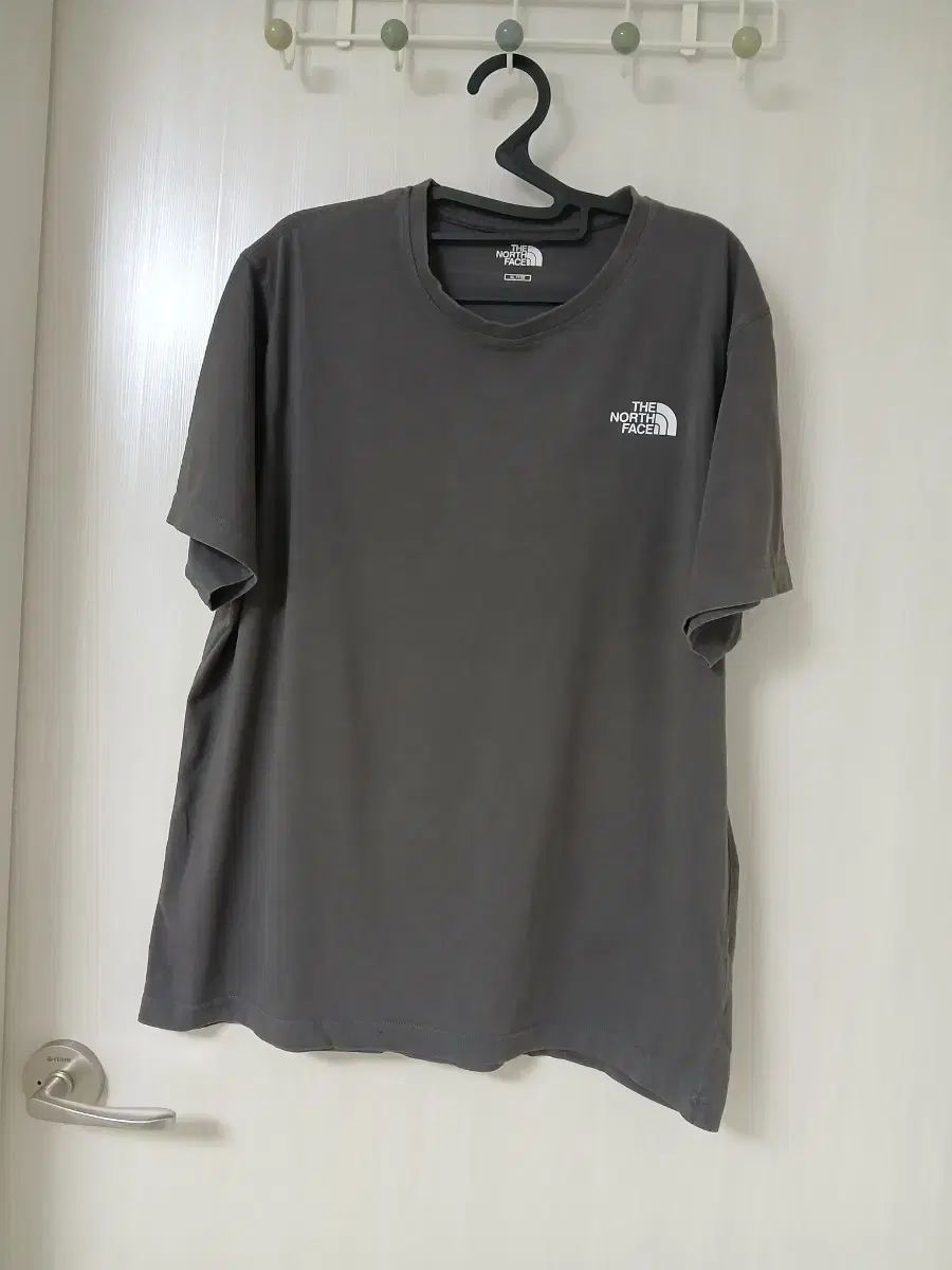 THE NORTH FACE ザノースフェイス グレー 半色 Tシャツ