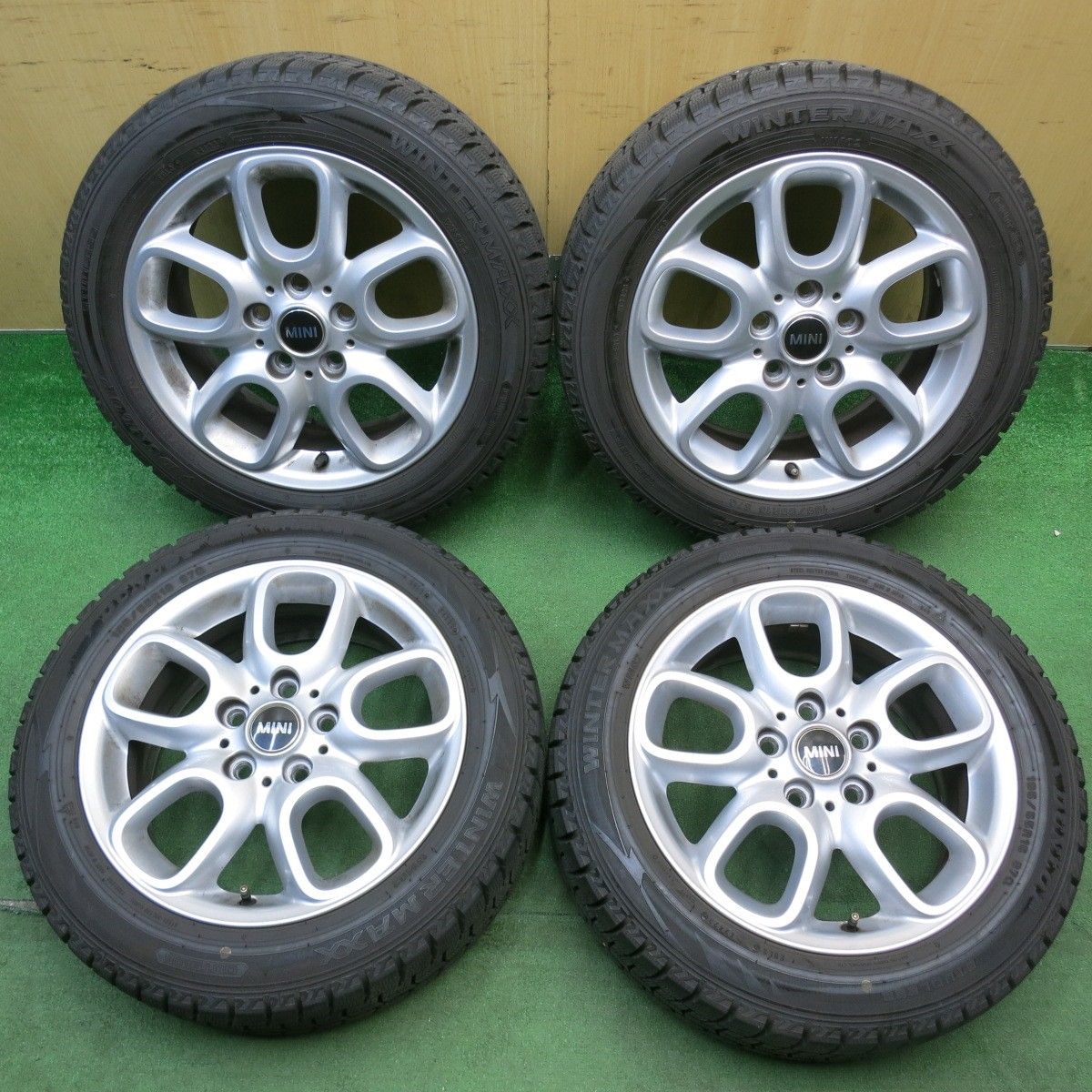 バリ溝！23年！9.5分★MINI F55 F56 ミニ クーパー 純正 195/55R16 スタッドレス ダンロップ ウインターマックス WM02 16インチ PCD112/5H★6043006HAス 38,870円