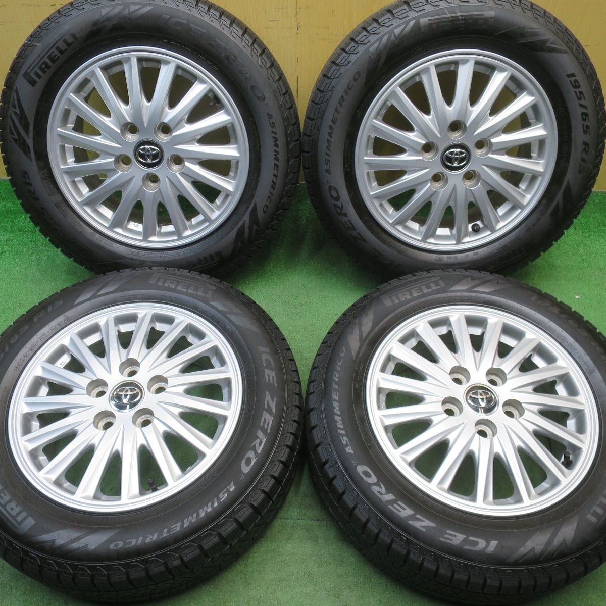 バリ溝！22年！キレイ！9分★トヨタ 80系 ノア ヴォクシー 純正 195/65R15 スタッドレス ピレリ アイスゼロ アシンメトリコ 15インチ PCD114.3/5H★6042908NJス