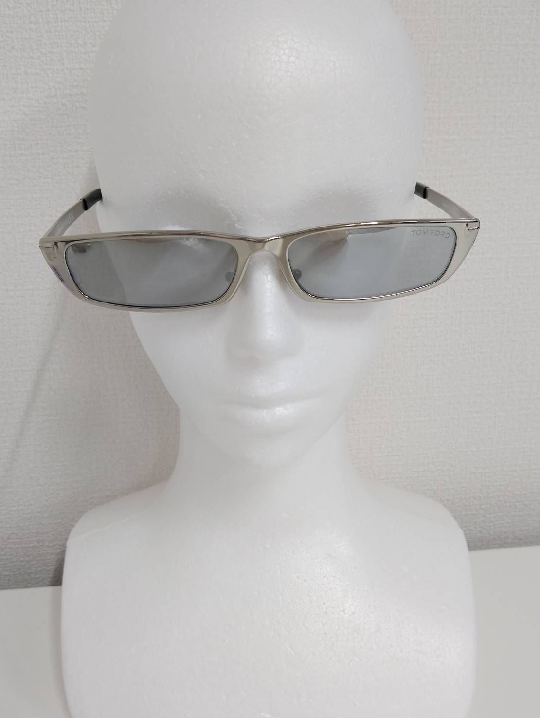 ・美品トムフォード　サングラスTF1059　定価半額以下