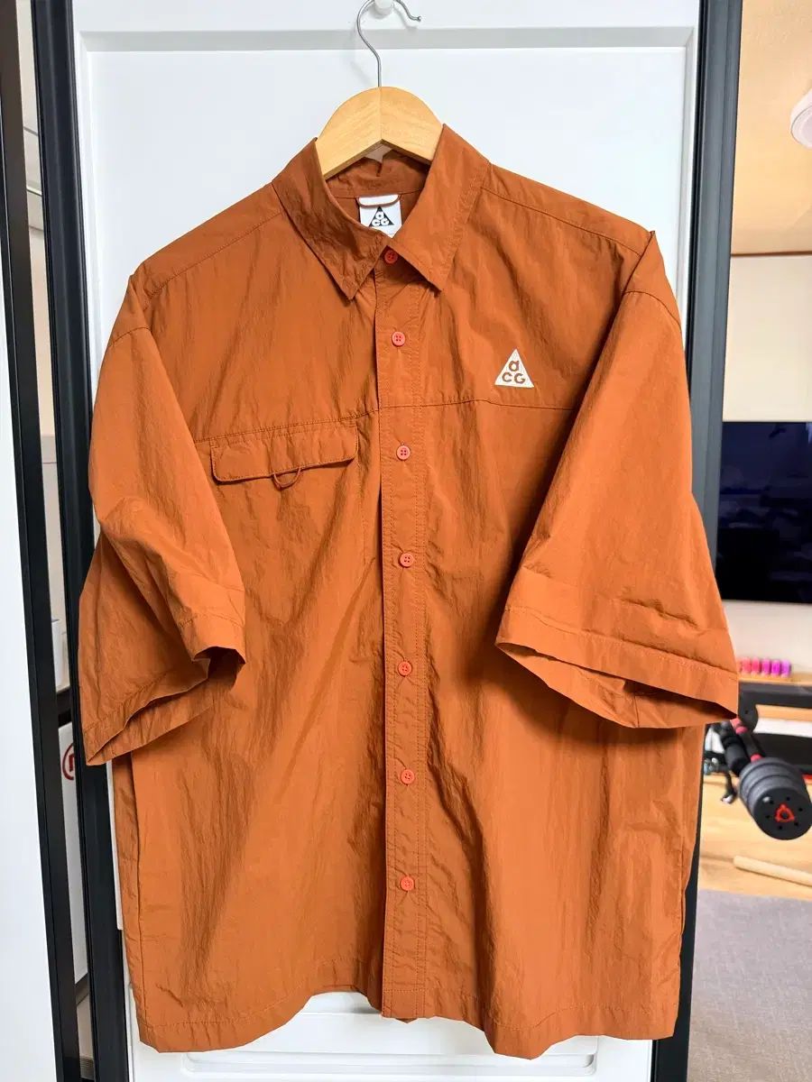 ナイキ ACG OF ウィーバー UV レペル ショートスリーブ シャツ シナモン ピカンテ レッド