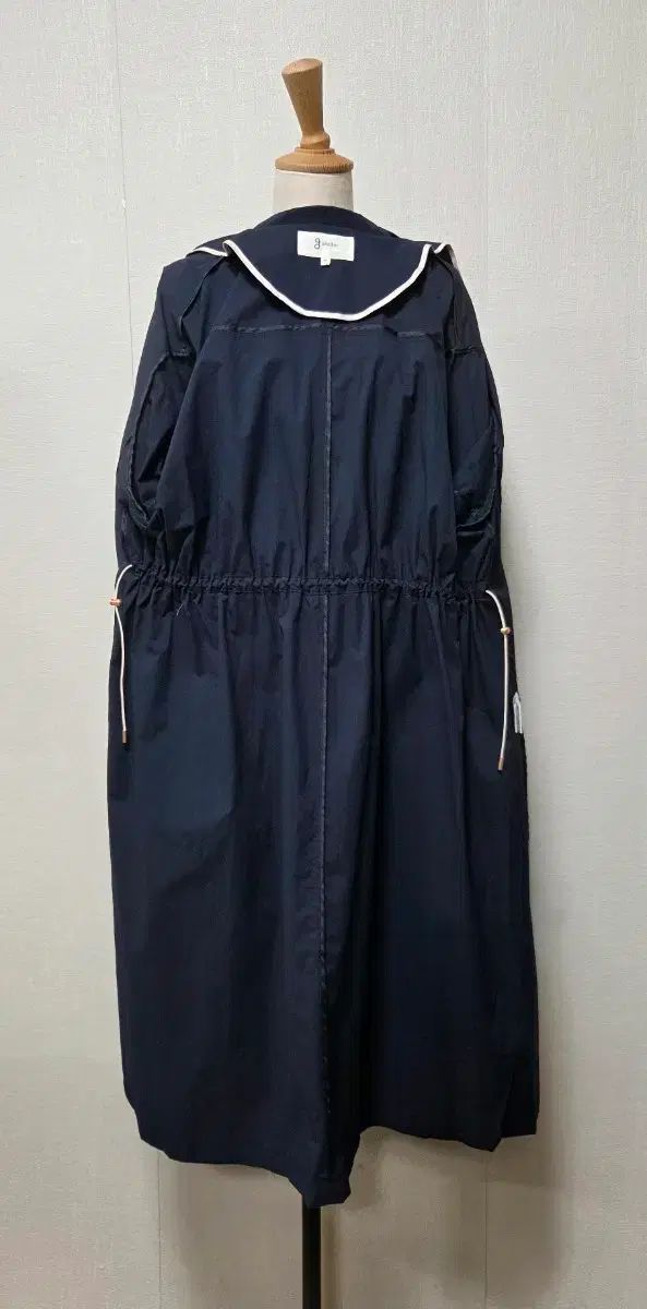 G studio シャカシャカ素材 ロングトレンチ 100