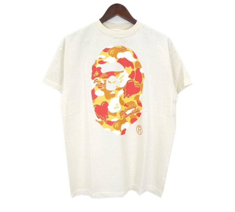 アベイシングエイプ A BATHING APE × エモーショナリーアンアベイラブル EMOTIONALLY UNAVAILABLE 26SS 【 EU APE S S TEE EU MK8 0000 C07 】 フロント プリント 半袖 Tシャツ 49693 16,560円