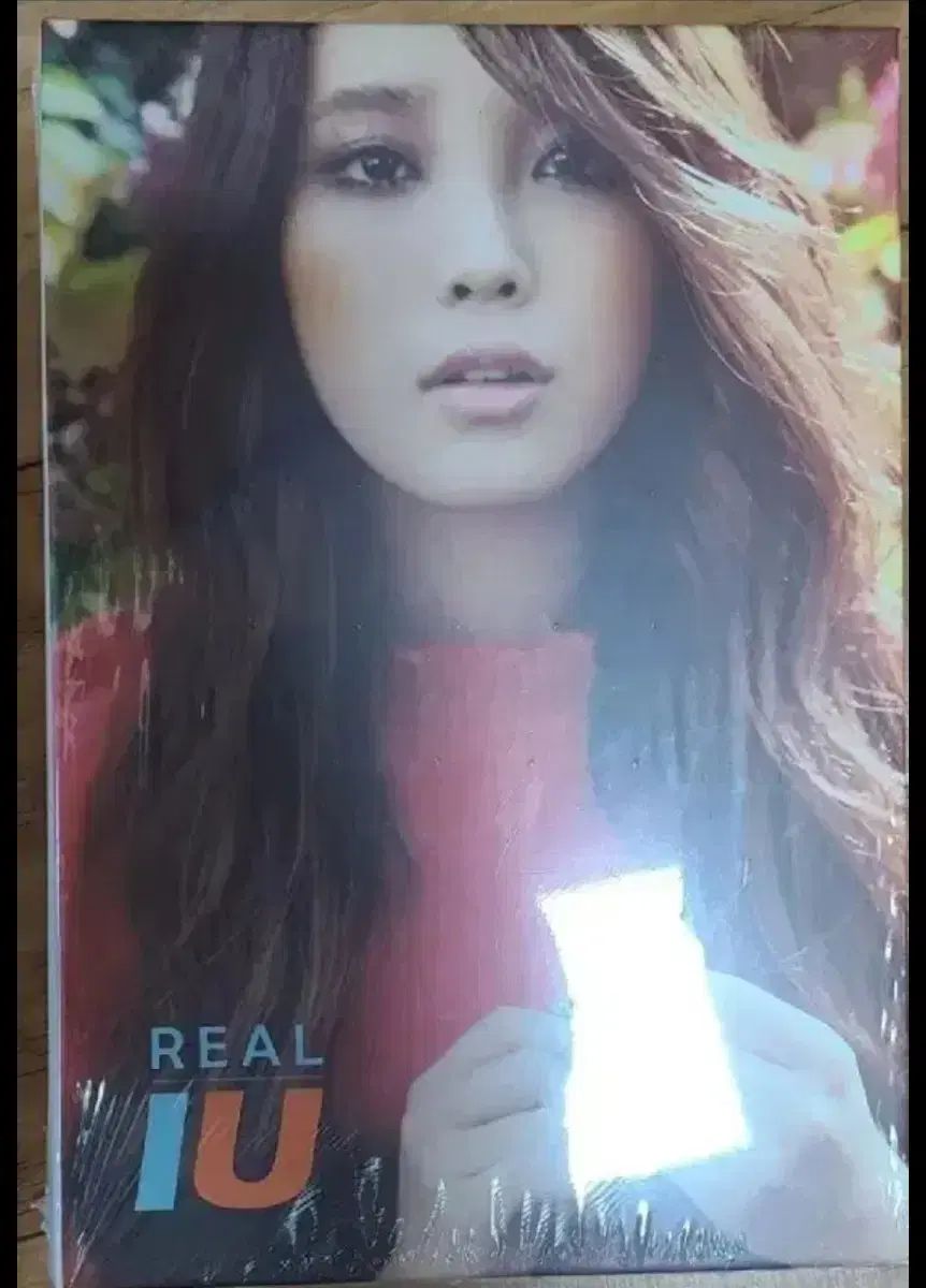 IU アルバム Real (未開封)