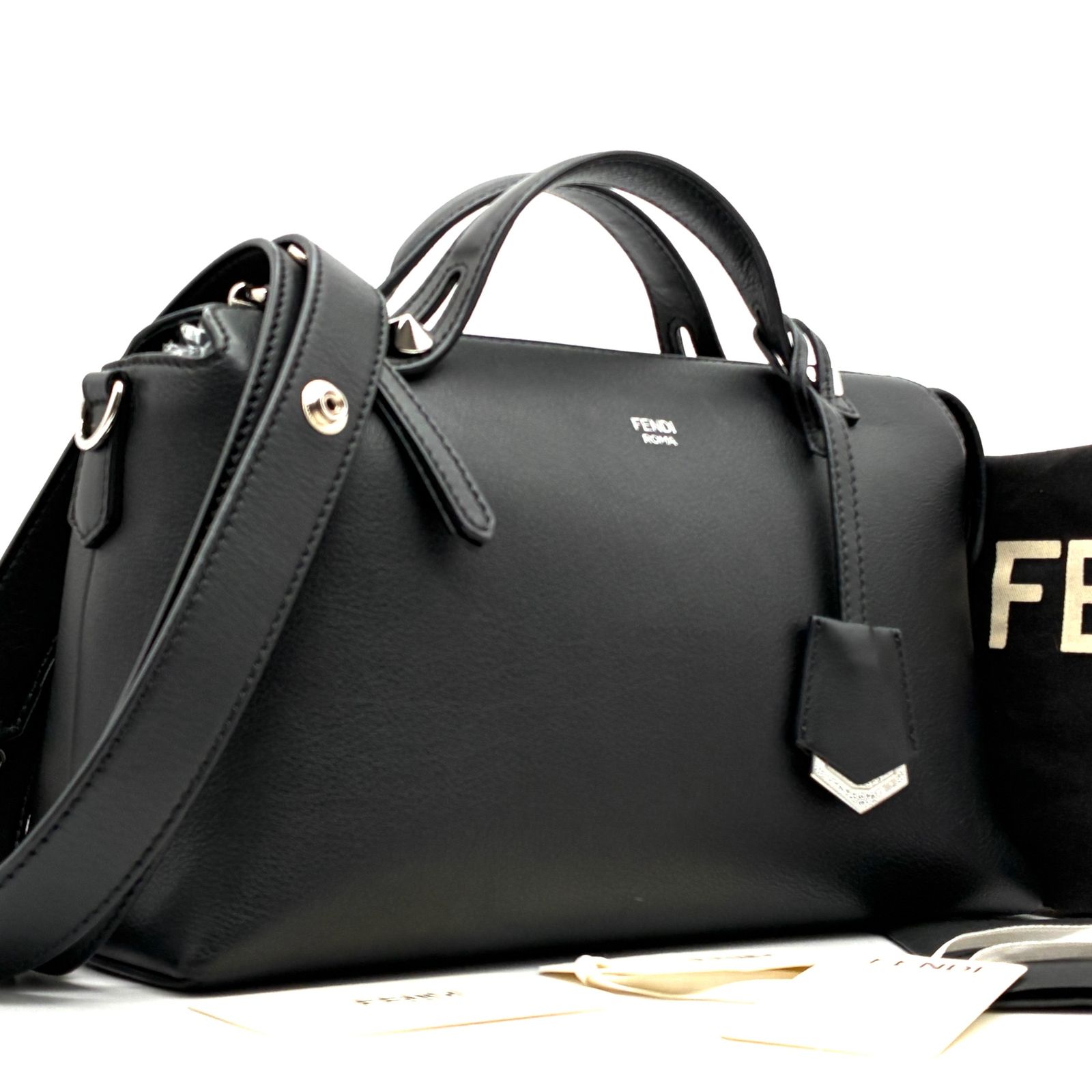 極美品 FENDI フェンディ バイザウェイ ミディアム 2way ハンドバッグ ショルダーバッグ レザー カーフ ブラック 黒 斜め掛け クロスボディ 自立 型番 女性 レディース デイリーユース お出かけ デート 旅行 フォーマル セレモニー