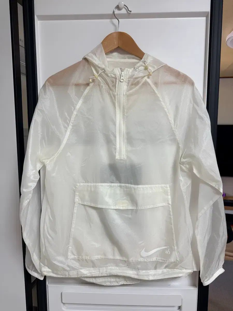 NIKE ナイキ SB 白 ウィンドブレーカー Anorak（アノラック） S サイズ 出品