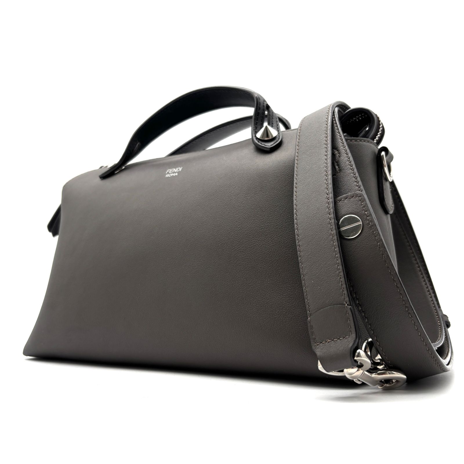 美品 FENDI フェンディ バイザウェイ ミディアム ショルダーバッグ ハンドバッグ レザー グレー 2way 斜めがけ 自立 デイリー レディース 大人 女性 エレガント 上品 カジュアル フォーマル お呼ばれ パーティー デート 旅行