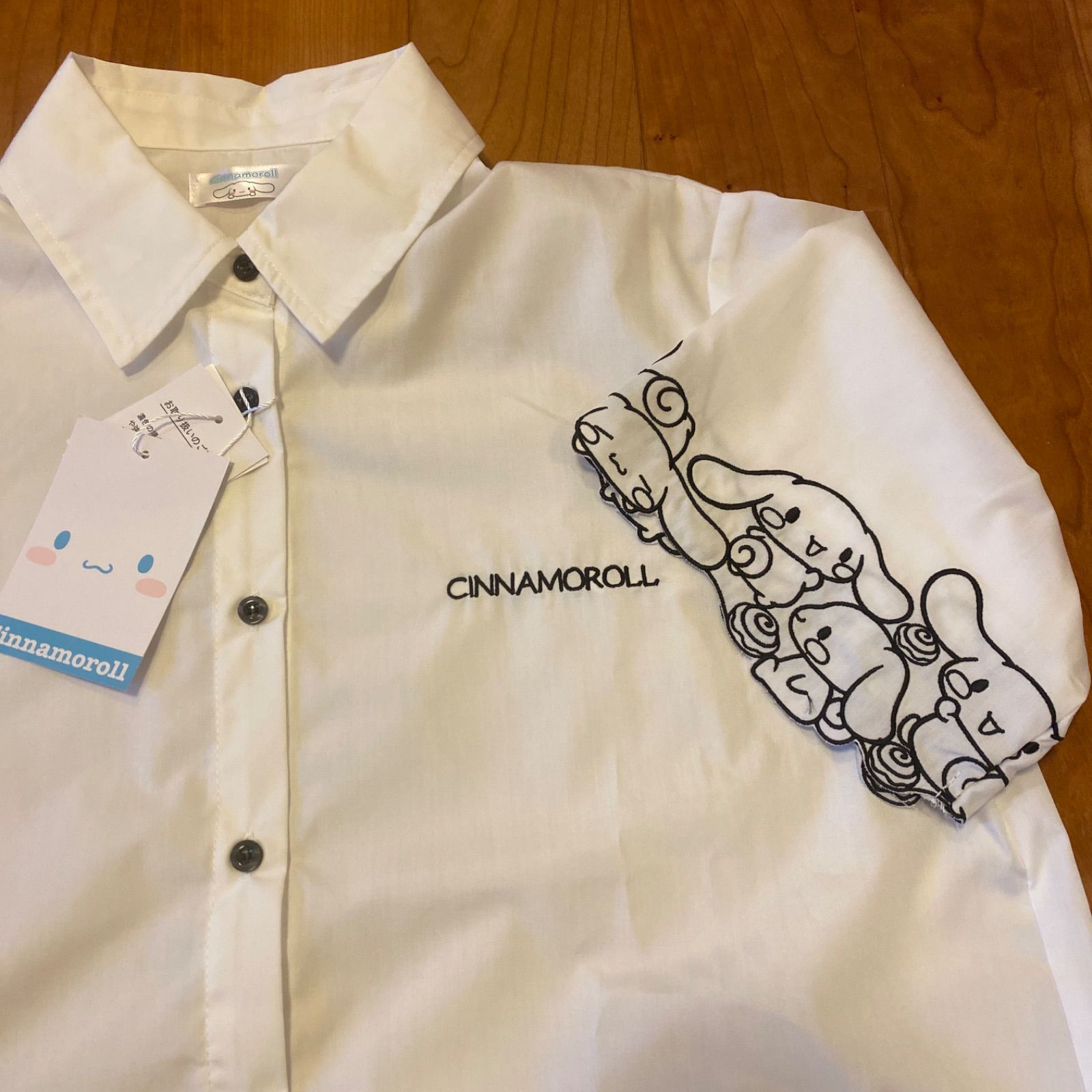 【新品未使用】シナモン　刺繍シャツ　M シナモロール　アベイル　サンリオ