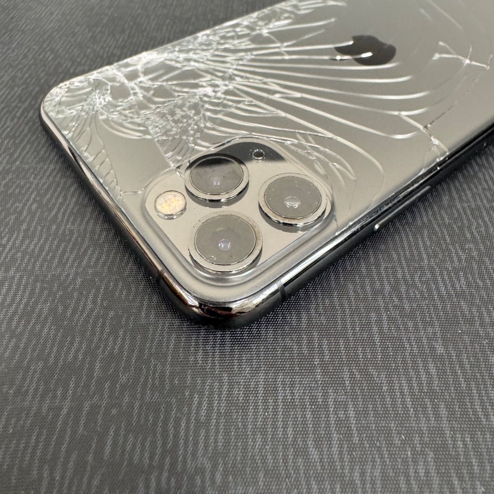 iPhone 11 Pro Max 256GB ジャンク- メルカリ