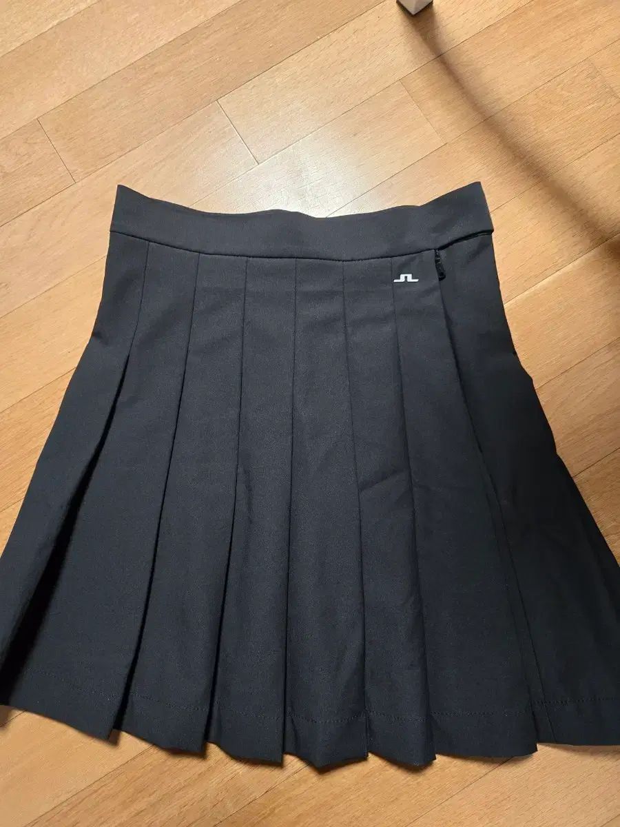 J.リンドバーグ ブラック プリーツ スカート