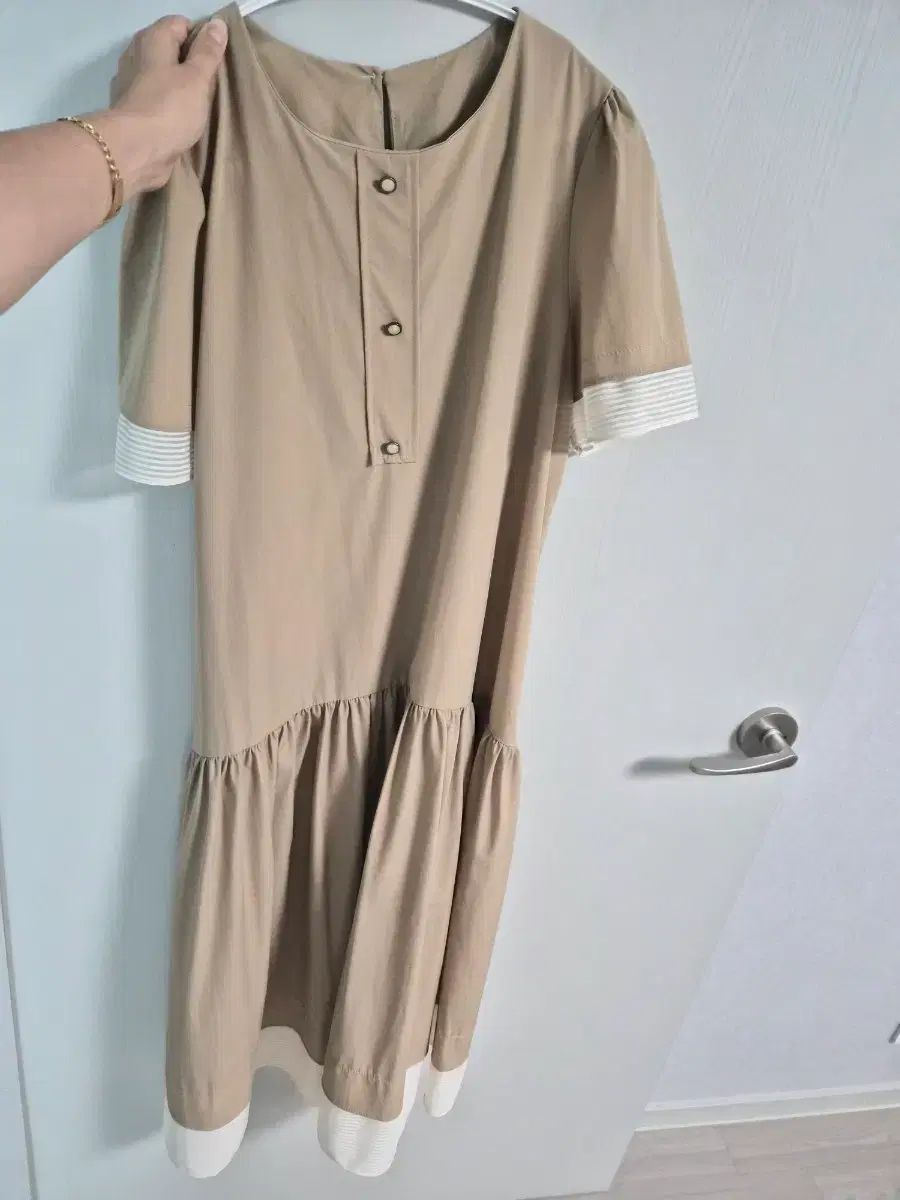 着ていないように涼しいティアードワンピース