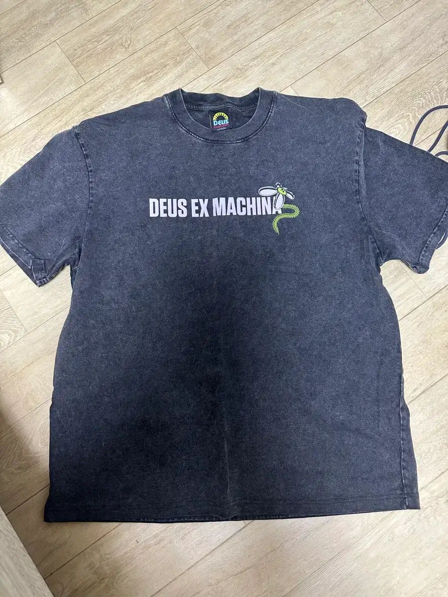 DEUS EX MACHINA デウスエクスマキナ サーフショップ ビーム Tシャツ