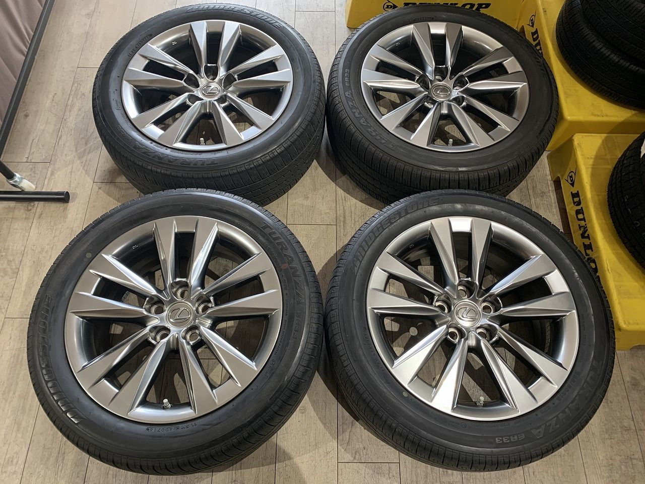 【2604033】レクサス LS 純正 ホイール 18インチ 7.5J +32 PCD120 5H + BRIDGESTONE TURANZA ER33 235/50R18 2016年(1本14年) 4.5mm