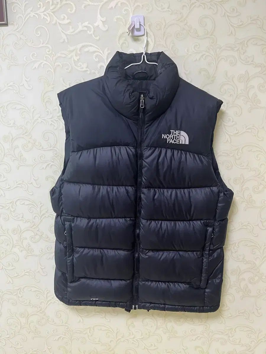 THE NORTH FACE ザノースフェイス 700 ブラック Nuptse(ヌプシ) ダウン ベスト