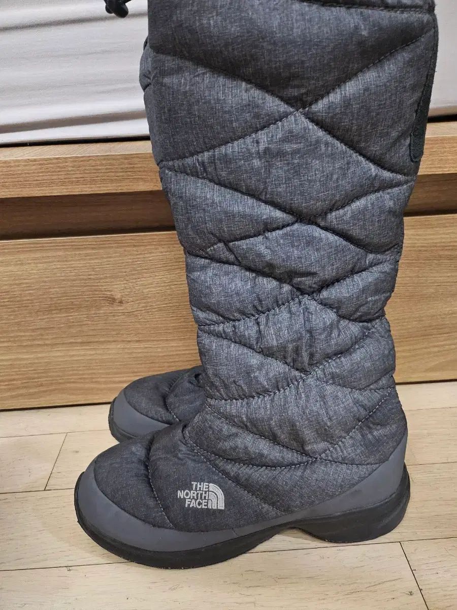 THE NORTH FACE ザノースフェイス ダウン ブーツ 250 グレー
