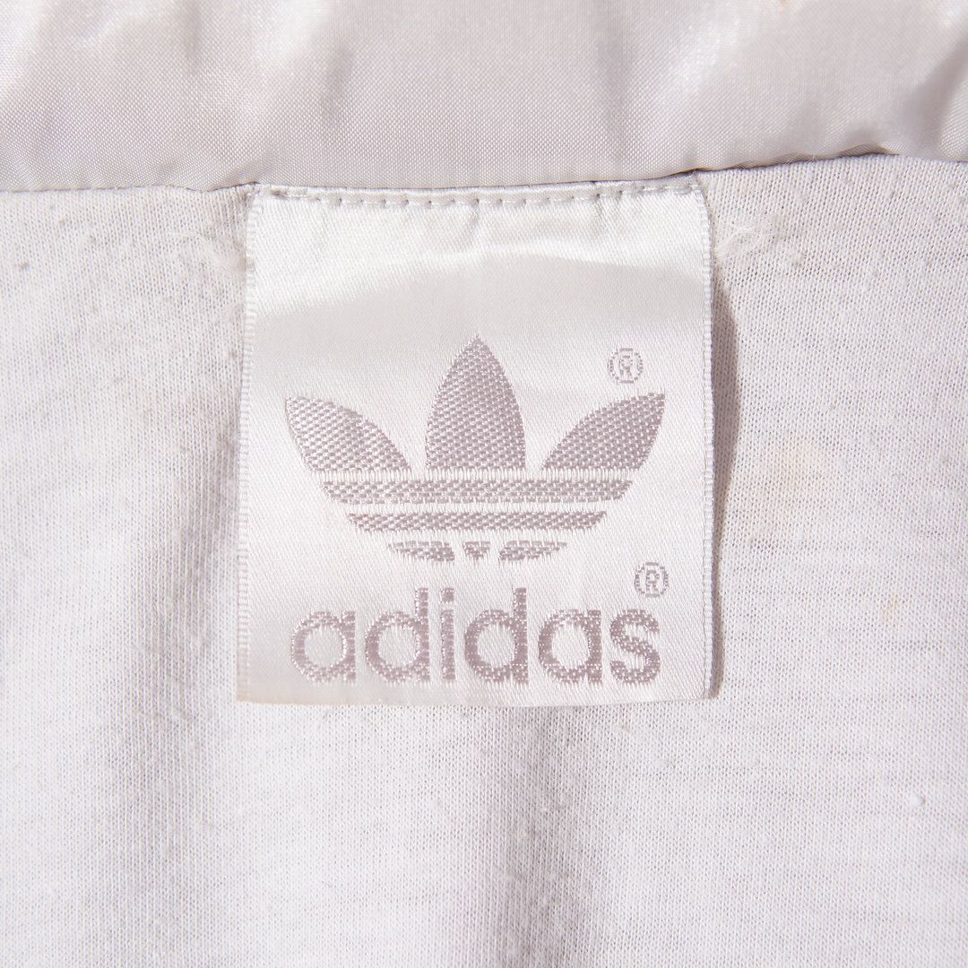 https://assets.mercari-shops-static.com/-/large/plain/2JQp47BqAuskGahyygpU83.jpg@jpg
