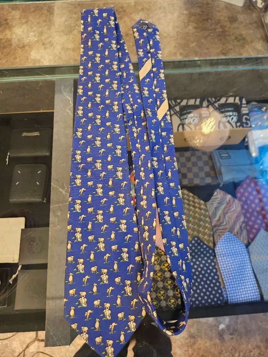 Salvatore Ferragamo テディベア パータン ブルー ネック タイ