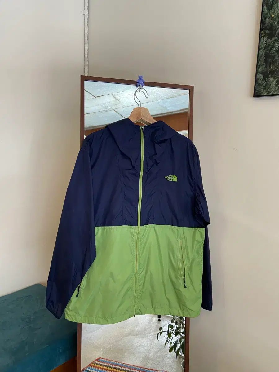 THE NORTH FACE ザノースフェイス ウィンドブレーカー