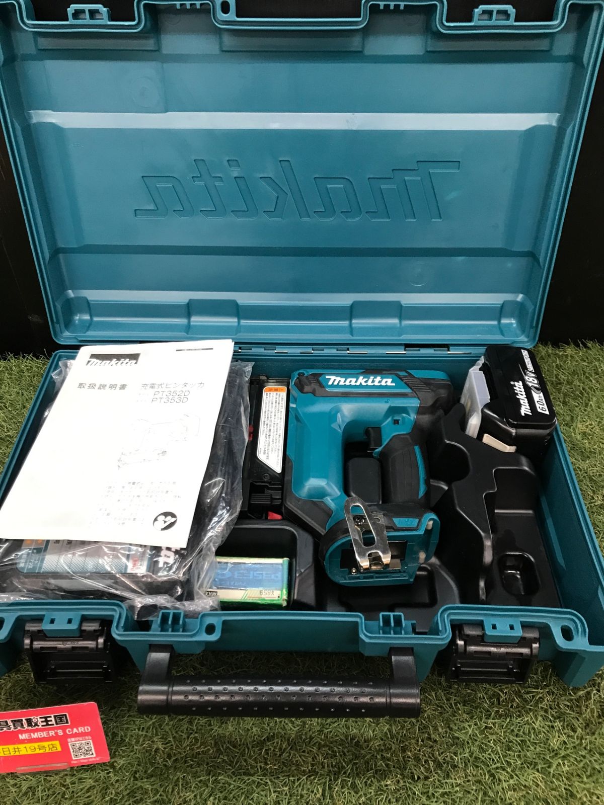 【中古品】【0906】★makita(マキタ) 18v充電式ピンタッカ (6.0Ahバッテリx1/充電器/ケース) PT353DRG IT9C2HIMDHIS