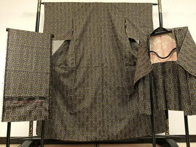 平和屋着物●本場大島紬　龍郷絣　秋名バラ　アンサンブル　反端付き　正絹　逸品　AABI1301fy