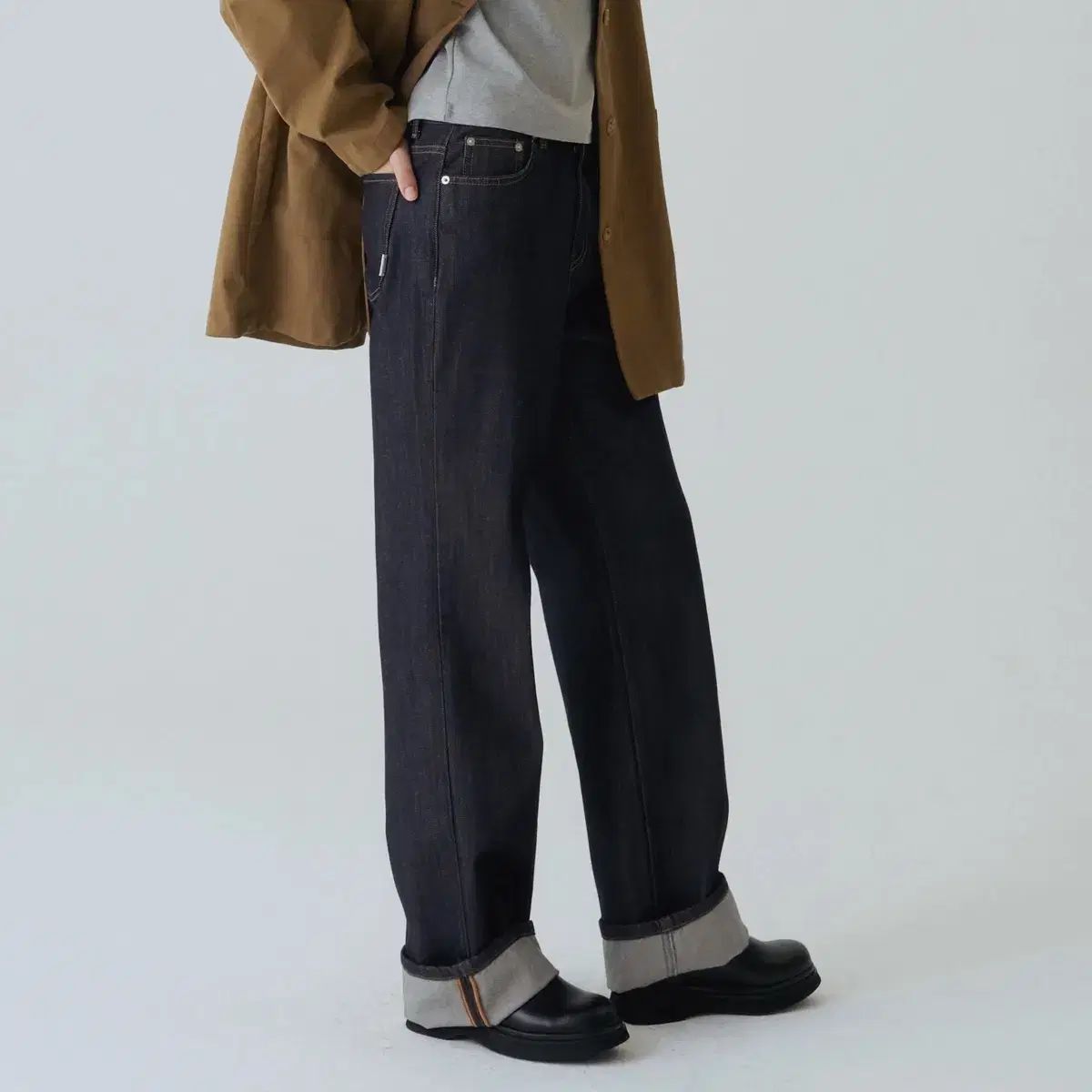 イヴセージ ノンフェイド セルビッジ ワイド デニムパンツ L (丈直し)