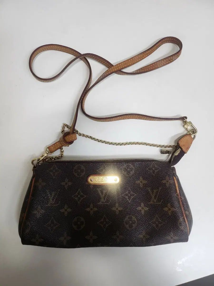 Louis Vuitton ルイヴィトン モノグラム エヴァ クラッチバッグ 52,609円