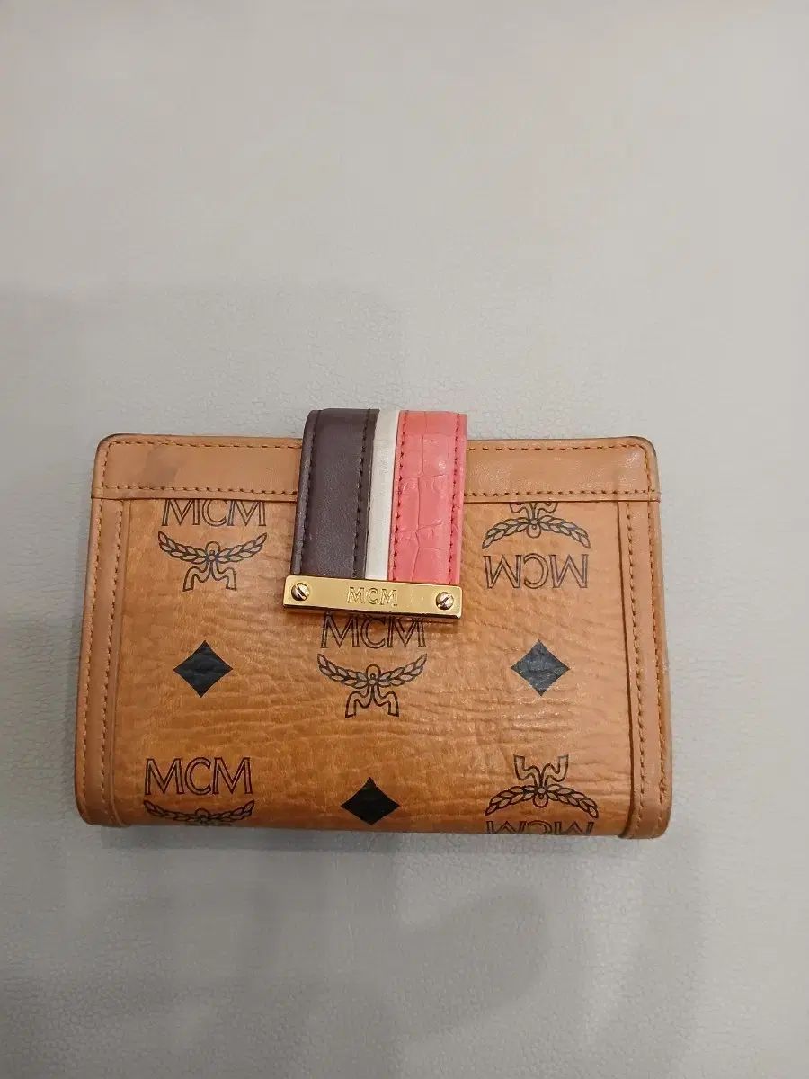 MCM エム シー エム 二つ折り財布 ブラウン パータン 中財布