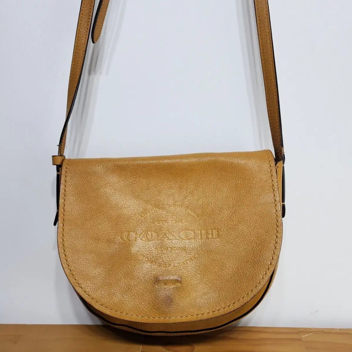 コーチ COACH ヘリテイジ ロゴ エンボス サドルバッグ