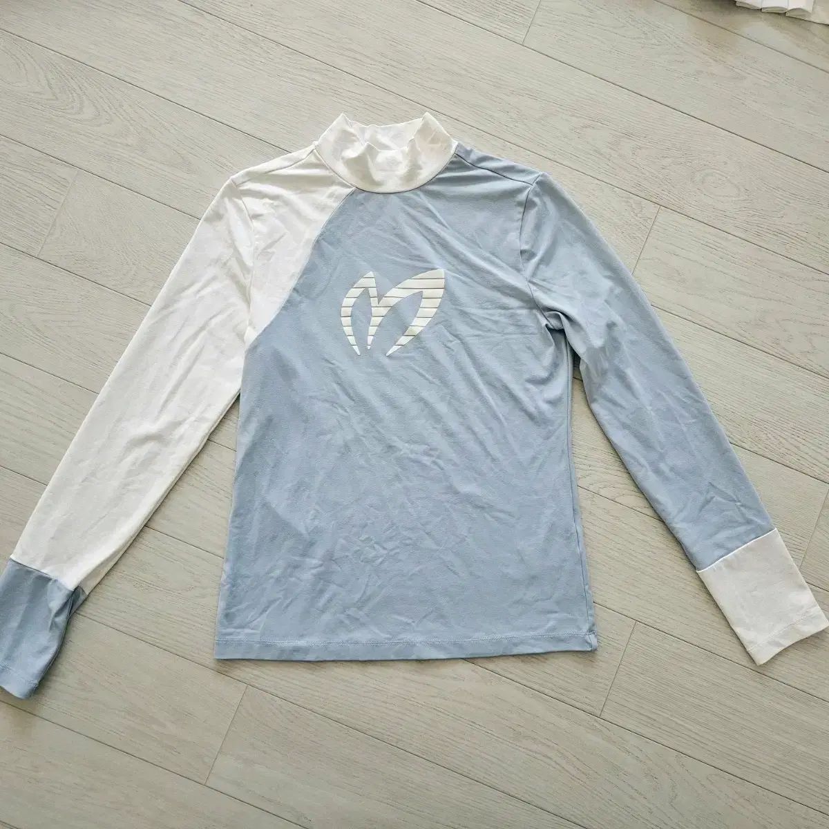 マスターバニーエディション スカイブルーTシャツ