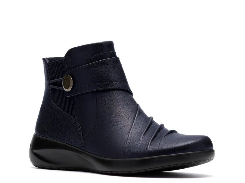 クラークス レディース シューズ ブーツ・レインブーツ Clarks Kaetlyn Sara Bootie Navy Leather ネイビー