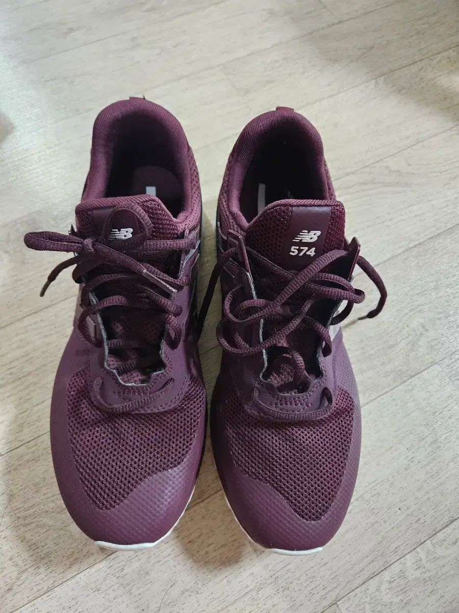 ニューバランス 574 バーガンディ スニーカー