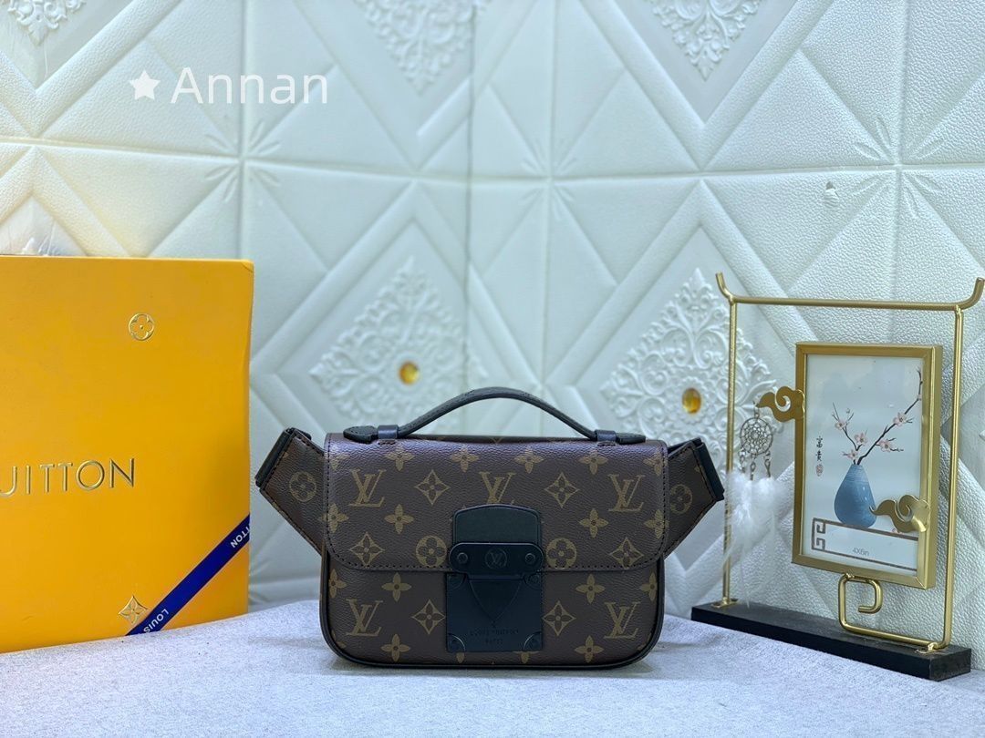 LOUIS VUITTON ルイ ヴィトン Sロック スリングバッグ ウエストバッグ トリヨンレザー ノワール モノグラム ウエストポーチ ビトン