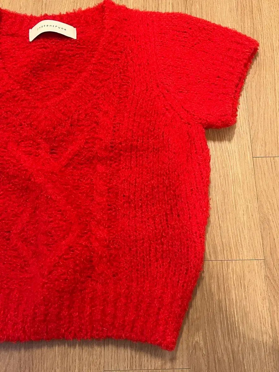 INSTANTFUNK インスタントファンク Vネック ケーブル ニット_レッド INSTANTFUNK インスタントファンク Vネック ケーブル ニット_レッド