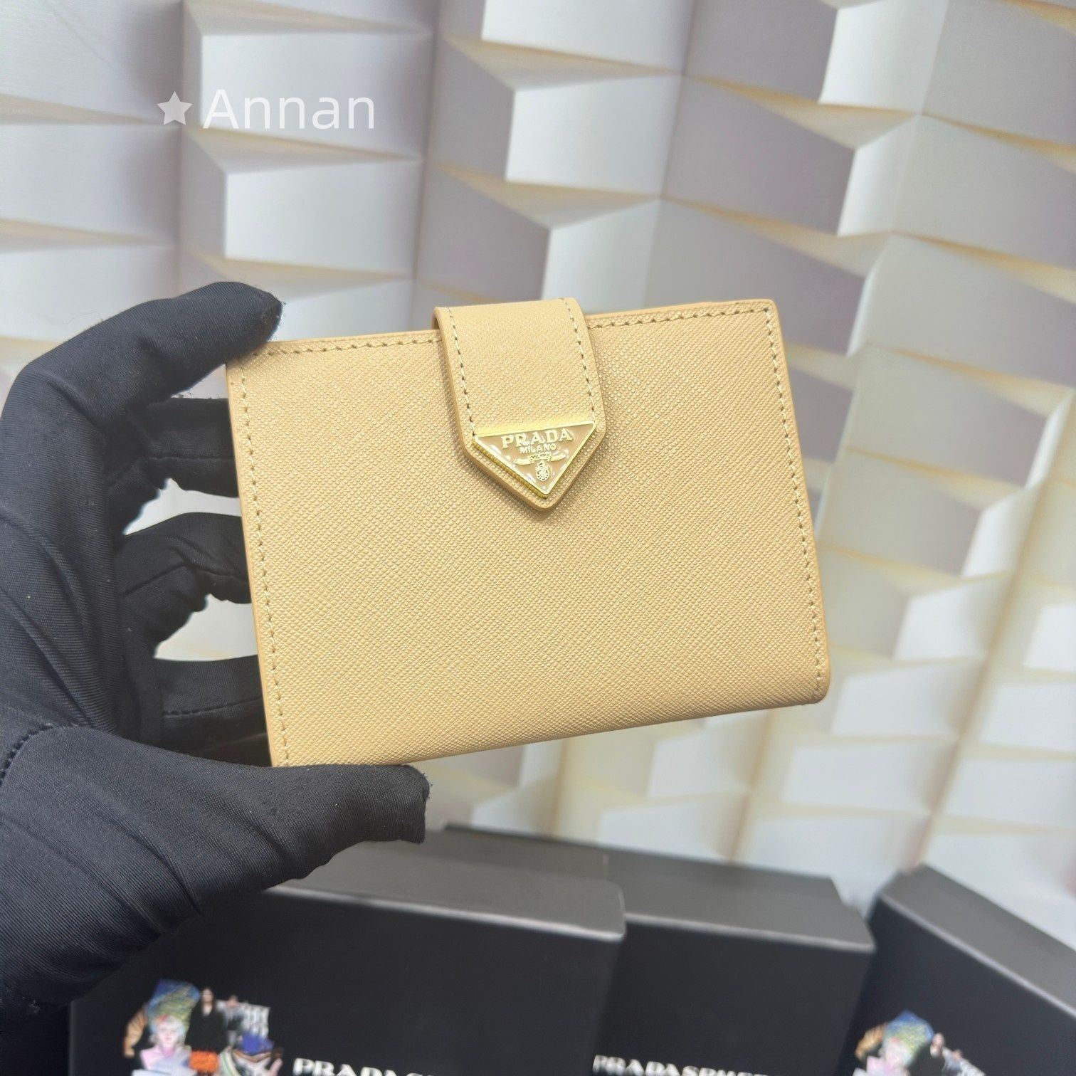 未使用に近い 美品★ 財布 PRADA プラダ 折り財布 小銭入れ