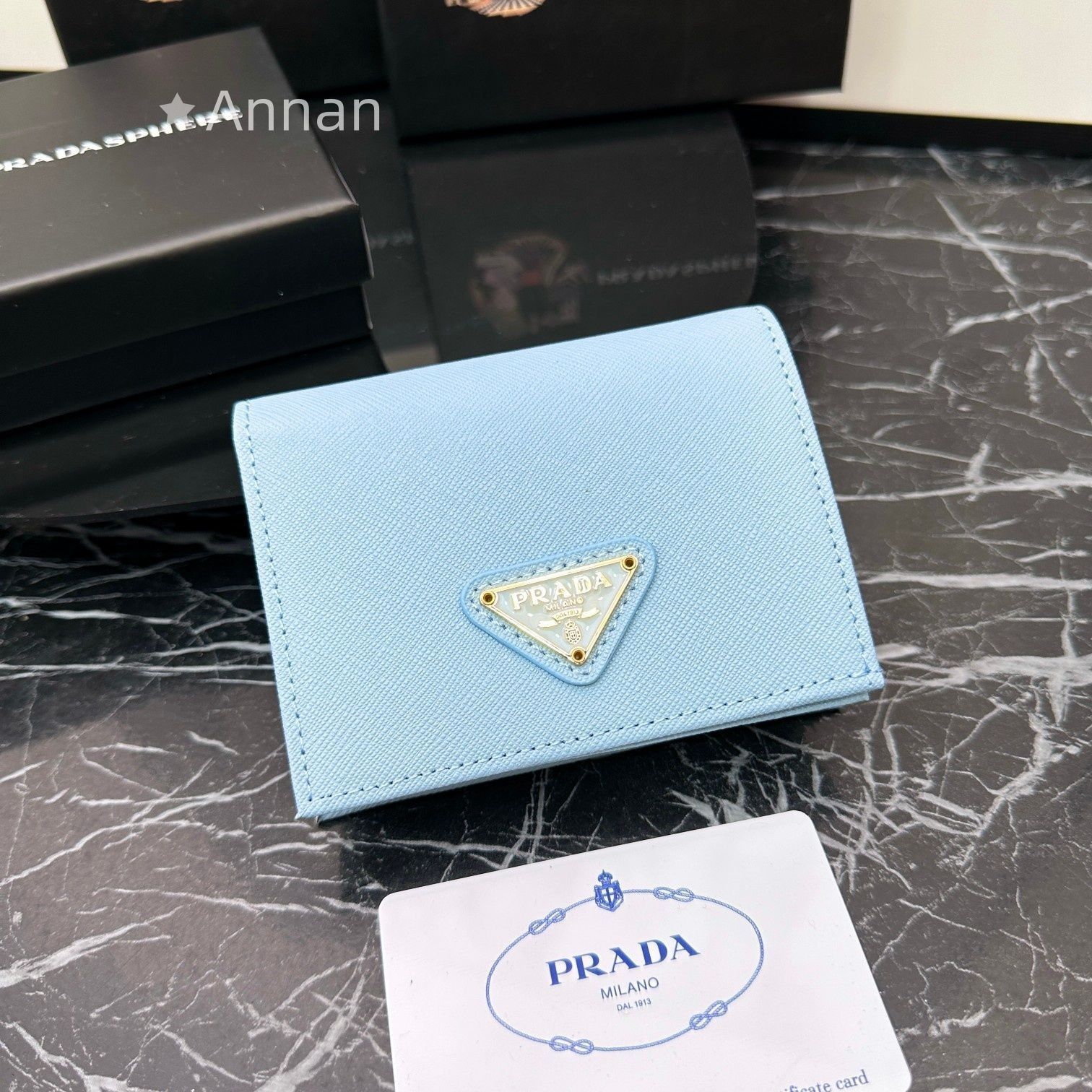 実用性 【極美品】PRADA プラダ 折り財布 小銭入れ