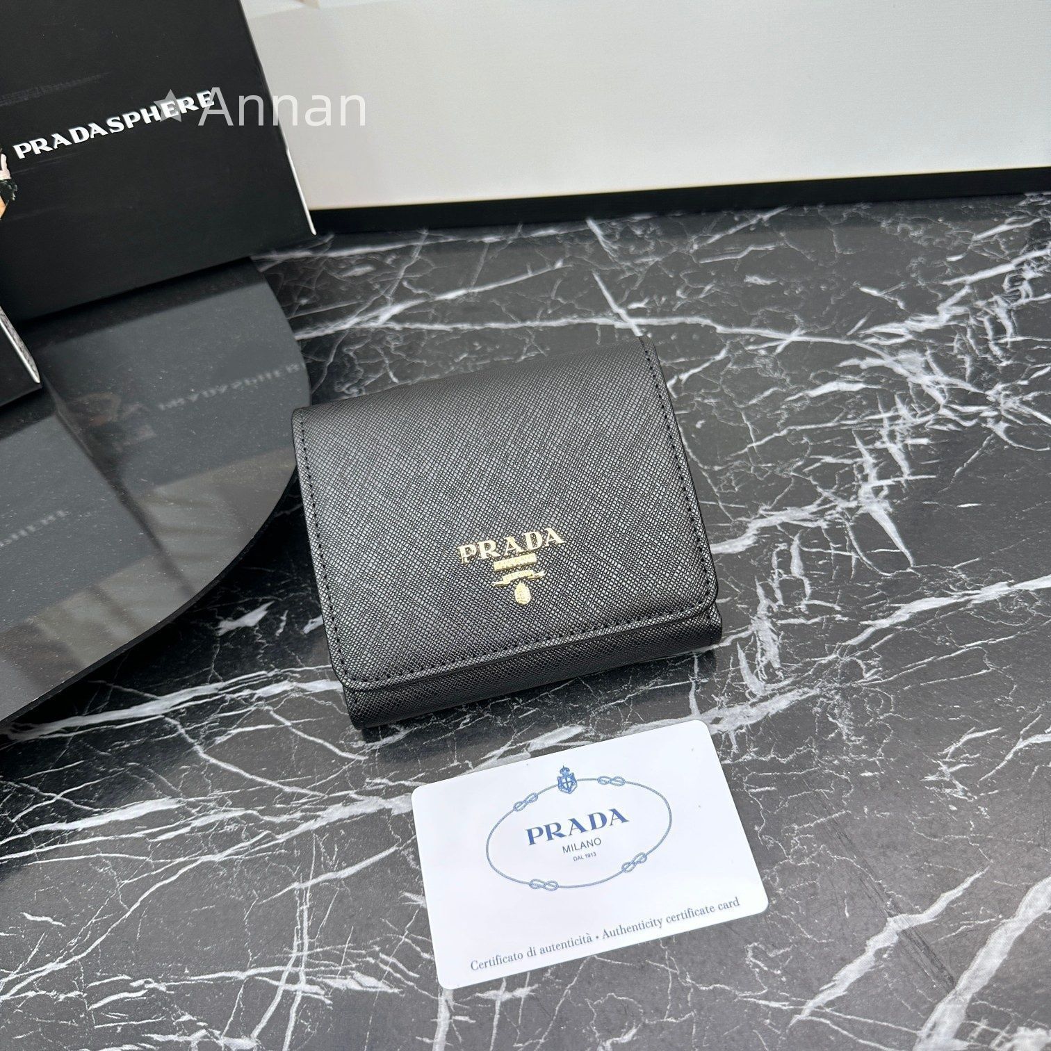 財布 未使用に近い お洒落 PRADA プラダ 折り財布 小銭入れ