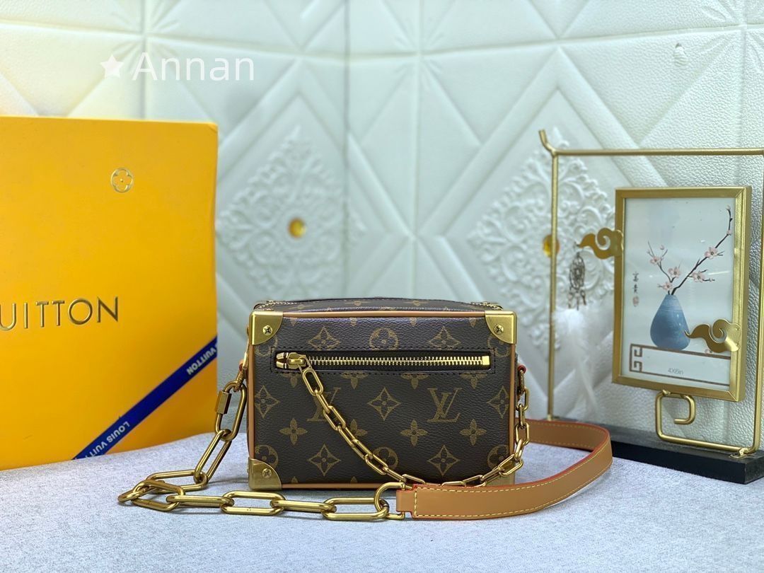 超美品 LOUIS VUITTON ルイヴィトン メンズ ショルダーバッグ 人気モデル 送料無料 コレクション ミニソフトトランク M68906