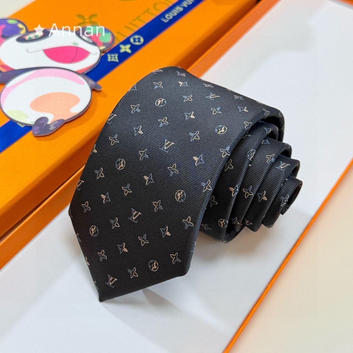 実物の画像 LOUIS VUITTON ルイヴィトン メンズ ネクタイ