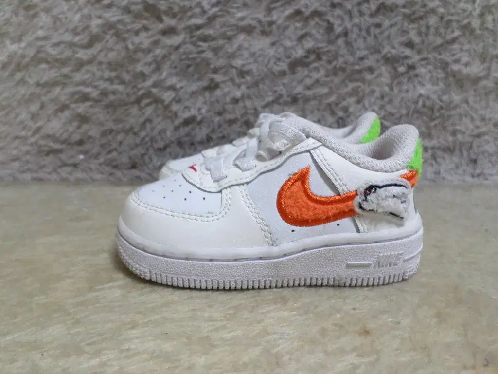 110 NIKE キッズ 子供 スポーツ スニーカー 中古 靴 260506