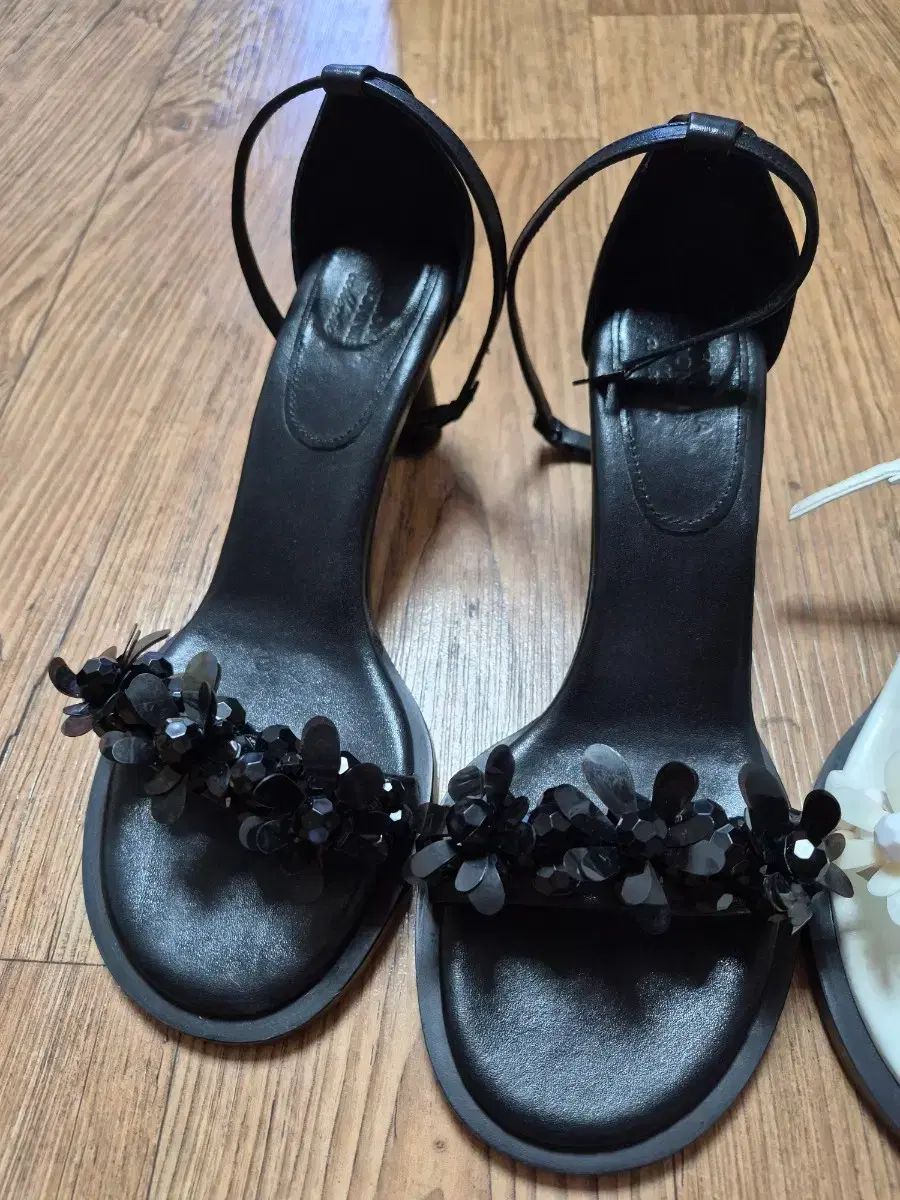 SUECOMMA BONNIE シューコンマボニー サンダル 380