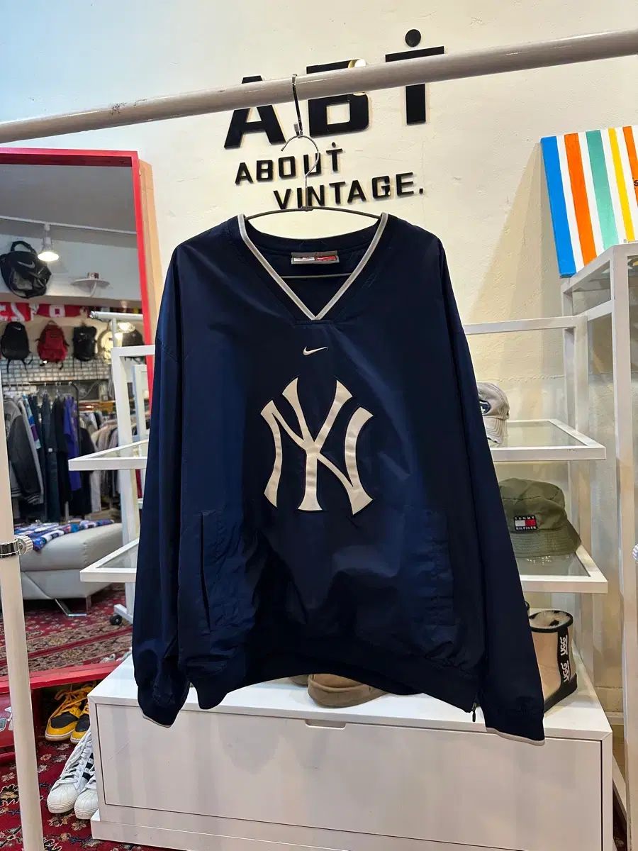 ナイキ MLB ニューヨーク・ヤンキース プルオーバー ウォームアップ ジャケット