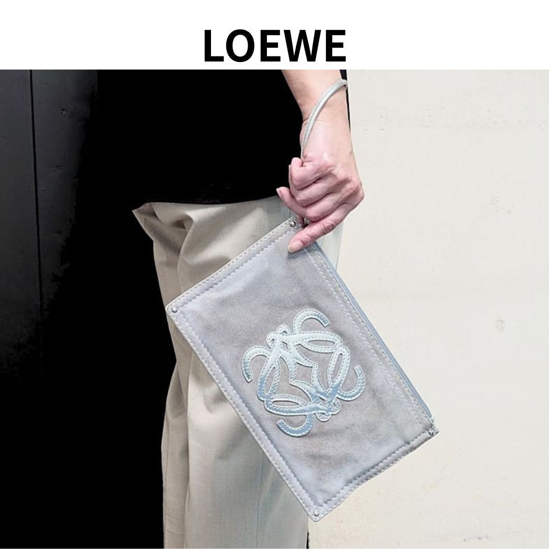 LOEWE ロエベ アナグラム リストレット クラッチバッグ フラット ポーチ スエード レザー グレー シルバー