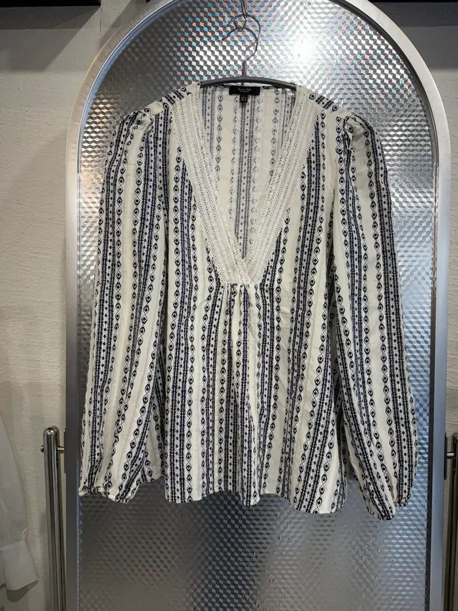 Massimo Dutti エスニック パータン ブラウス EUR36