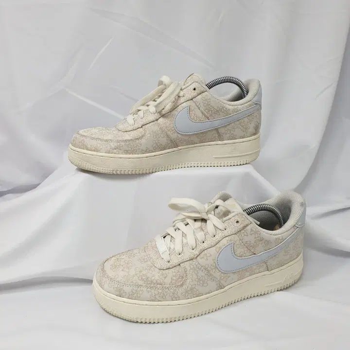 ドゥハヴィンテージ 255 NIKE ナイキ エアフォース 1 07 SE ジャカード フラワー