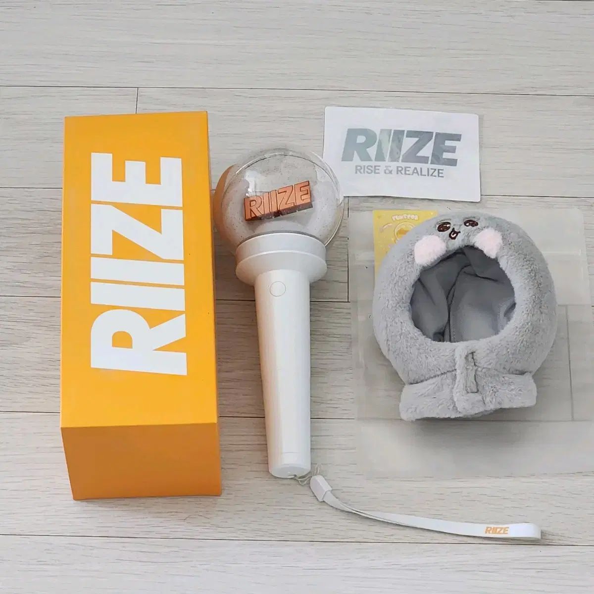 RIIZE（ライズ）ペンライト + ソーヨンドリ（ドール）ペンライト ケープ