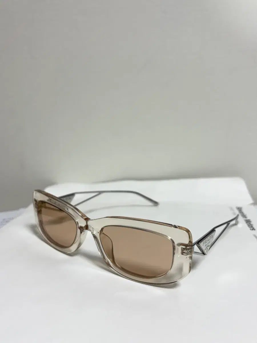 プラダ サングラス 新品