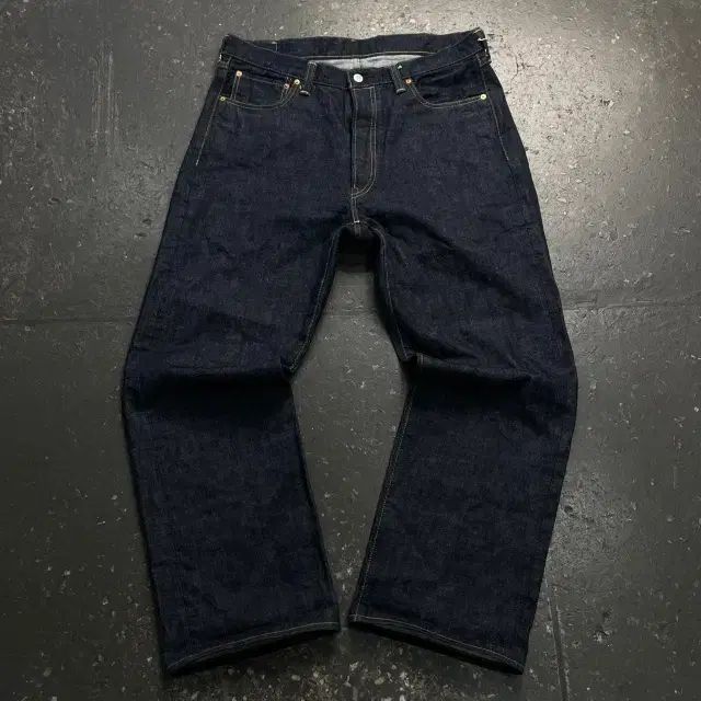36 OUTSTANDING アウトスタンディング ジャパンメイド セルビッジ デニムパンツ