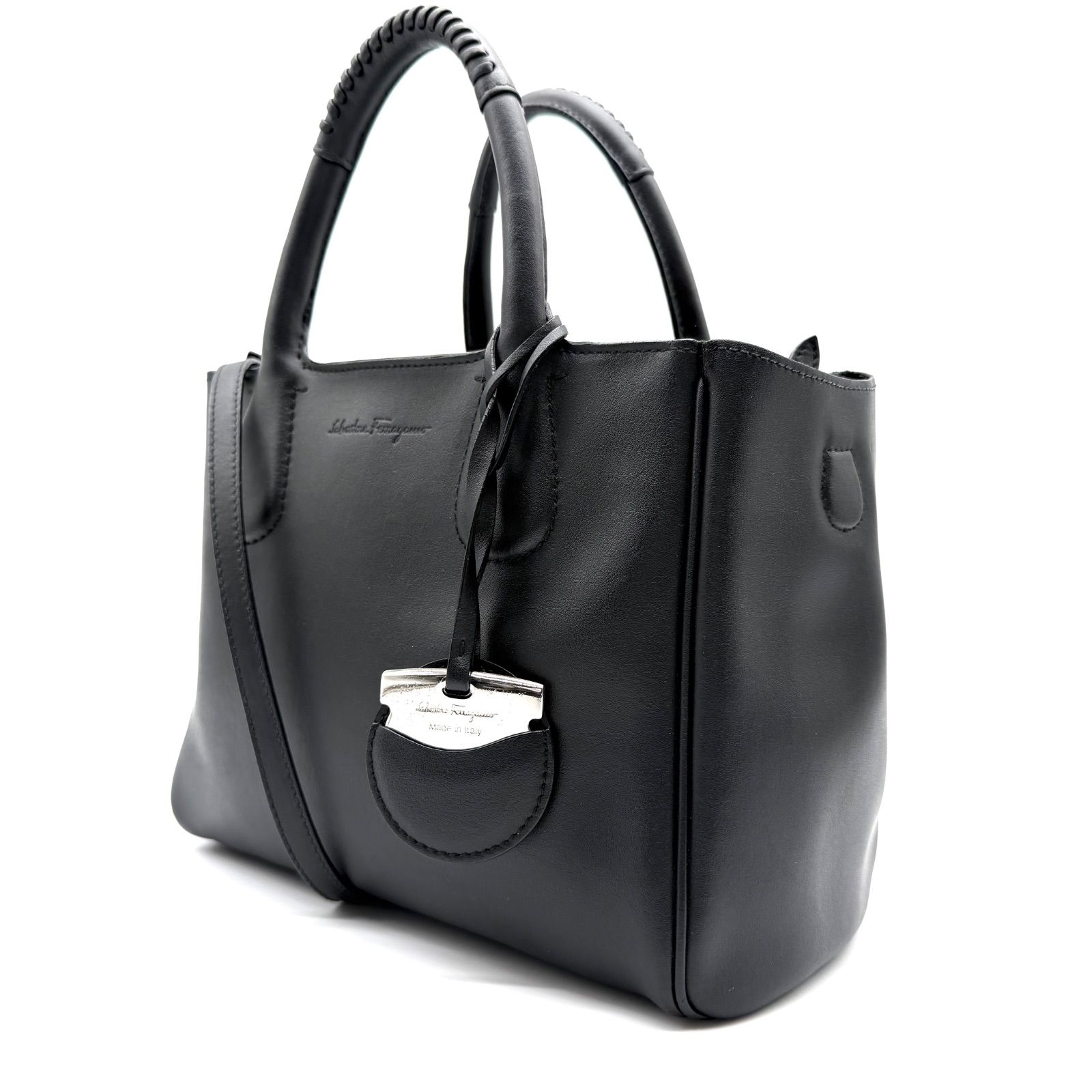 【良品✨】Salvatore Ferragamo サルバトーレ フェラガモ2WAY ショルダーバッグ ノリータ 黒 レザー チャーム付