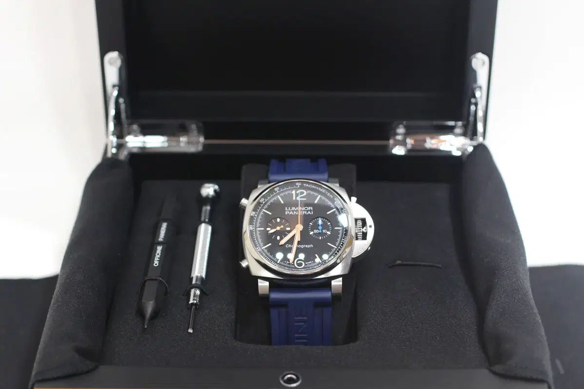 パネライ ルミノールドゥエ クロノグラフ 44mm PAM01109